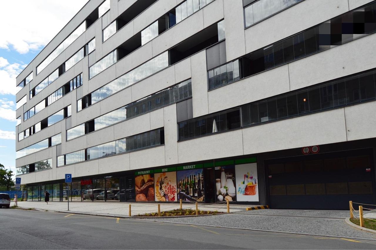 Apartment With Free Parking In Prag Eksteriør billede